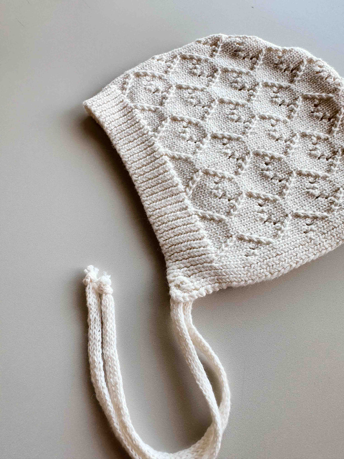 Mila Pointelle Bonnet - Snow (3-6M)